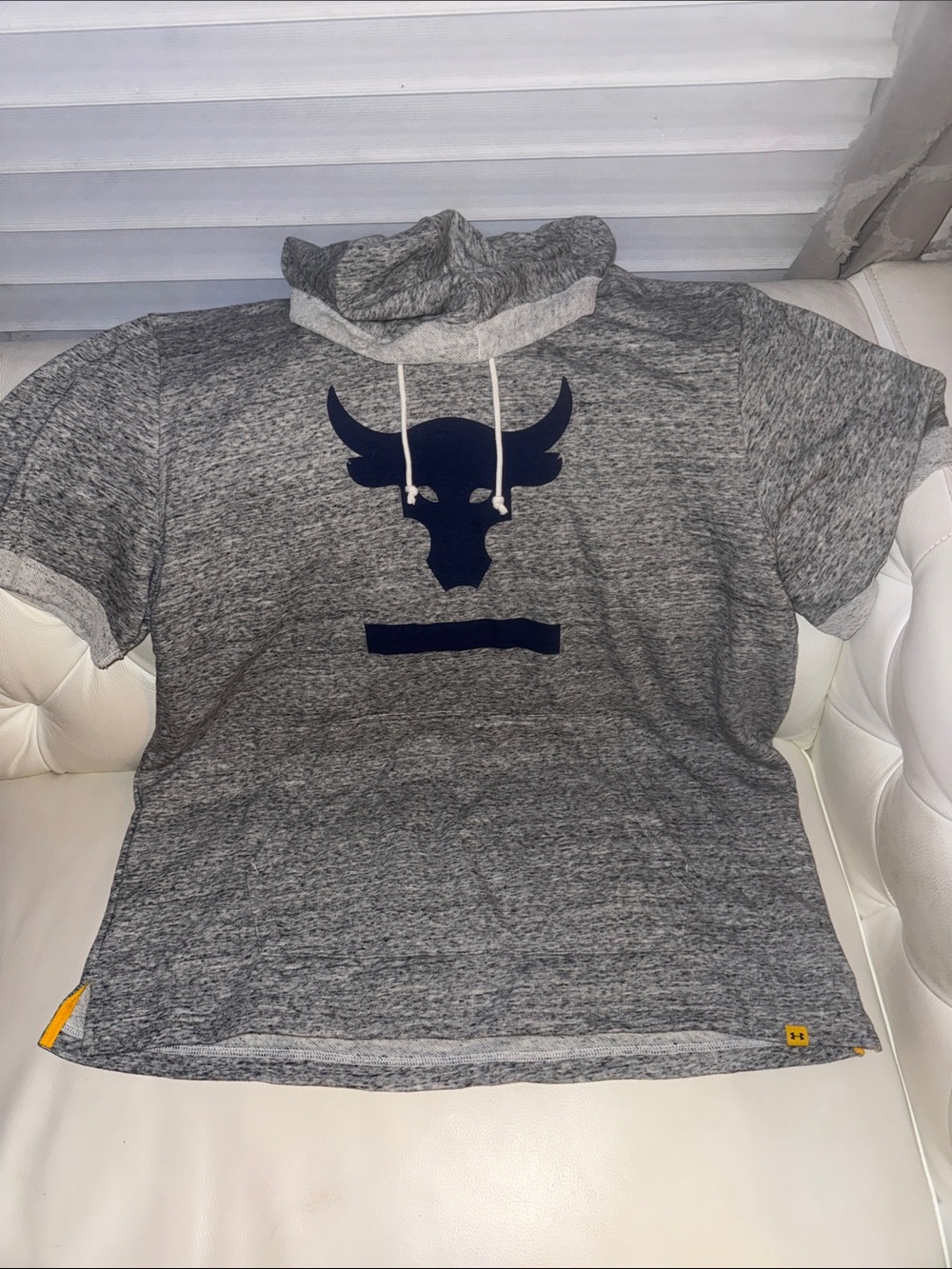 Underarmour Gray Short-Sleeve Hoodie with Navy Bull Graphic